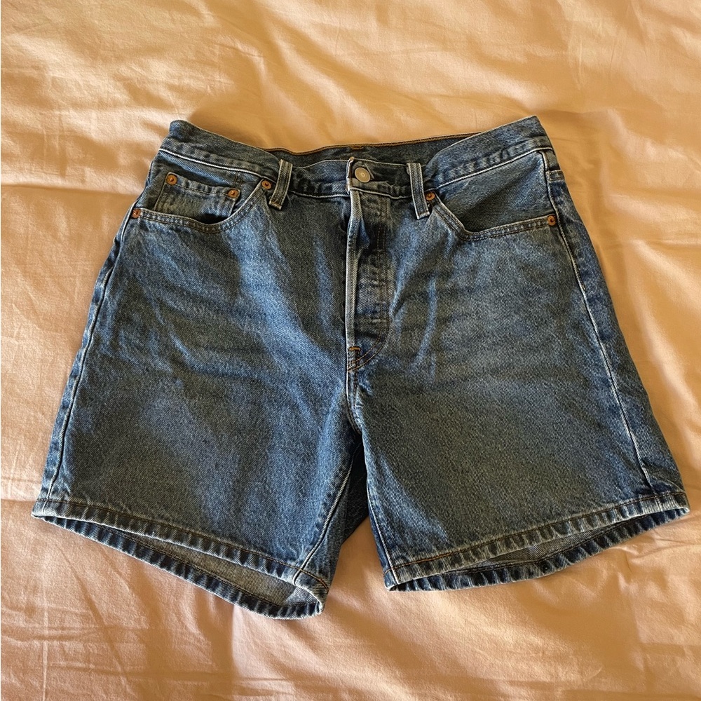 Levi’s 501 Mid Thigh Shorts